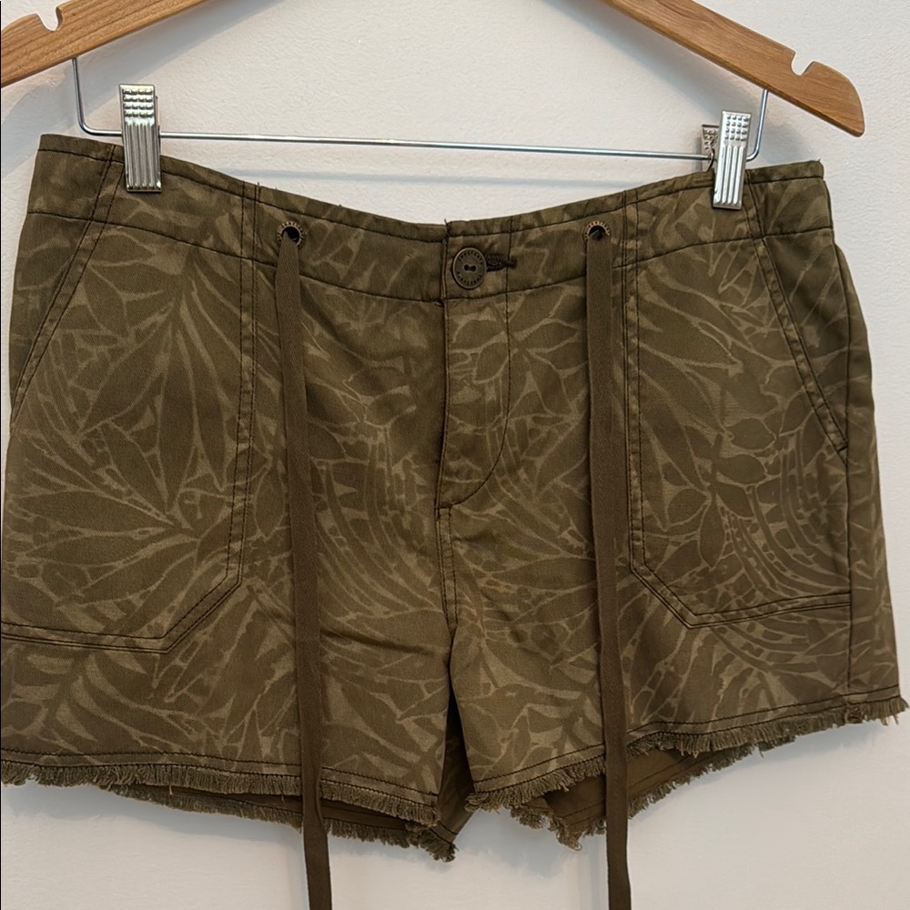 Sanctuary Green Cargo Shorts with Drawstring Waist